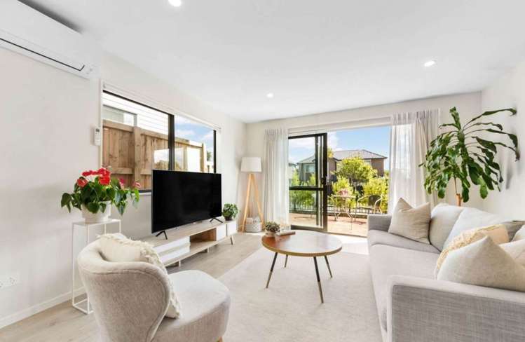 2C Grandison Crescent New Lynn_1