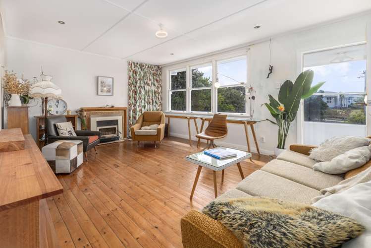 118 Te Pene Avenue Titahi Bay_1