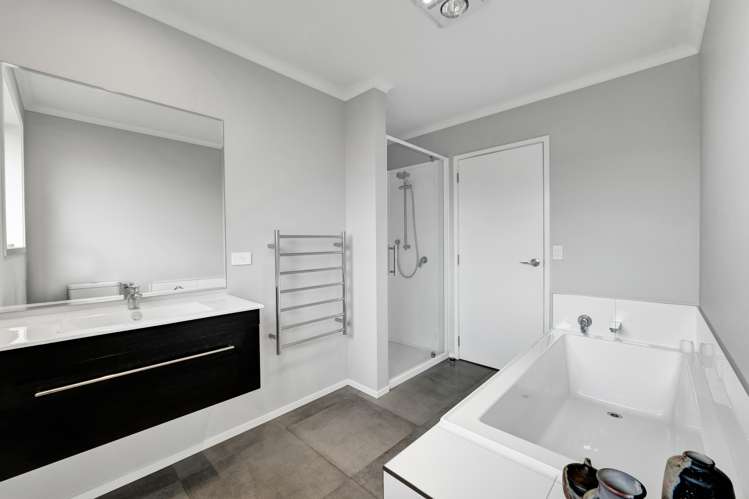 34d Honeyfield Drive Whalers Gate_17