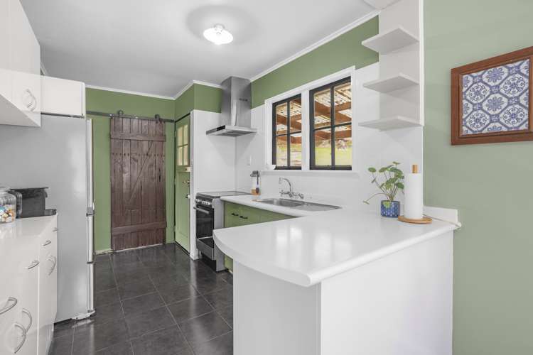 19 Bexley Grove Wainuiomata_5