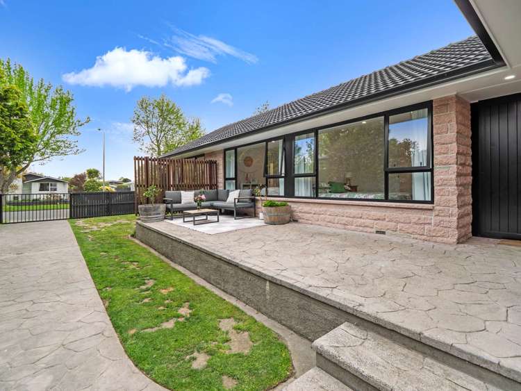 53 Woodbury Street Russley_26