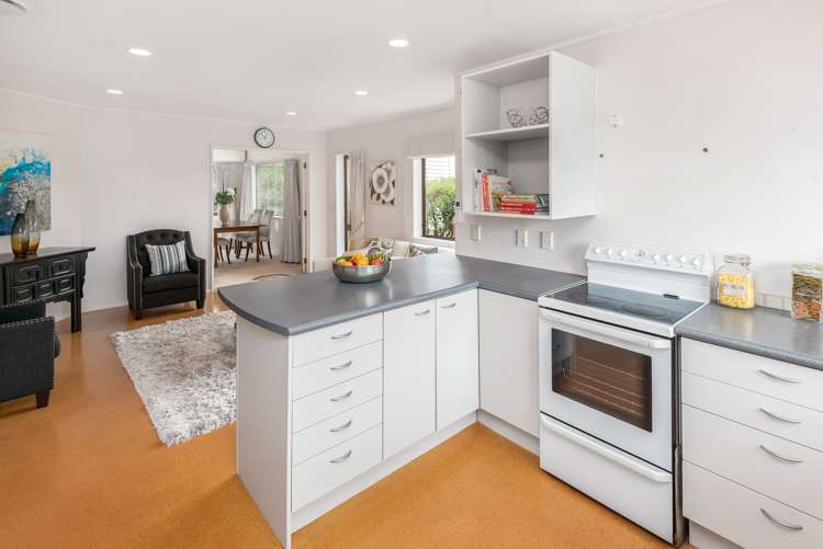 2/24 Parkhill Road Mellons Bay_6