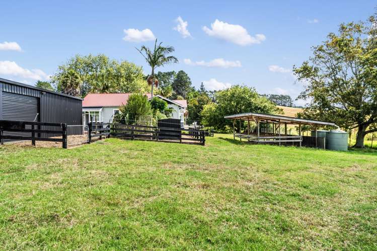 1539 State Highway 16 Helensville_35