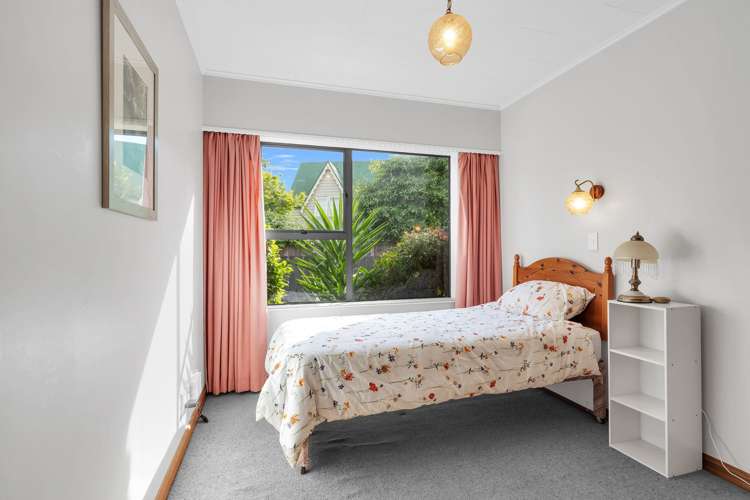 1/12 Byron Place Stoke_12