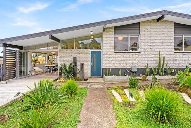 Location, Low Maintenance - Midcentury Icon