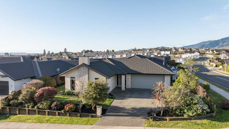 43 Fairose Drive Richmond_27