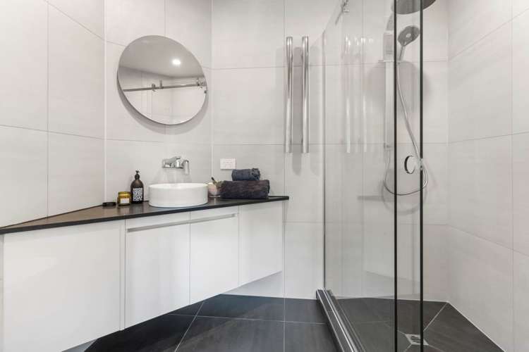 42 Oakwood Grove Eastern Beach_21