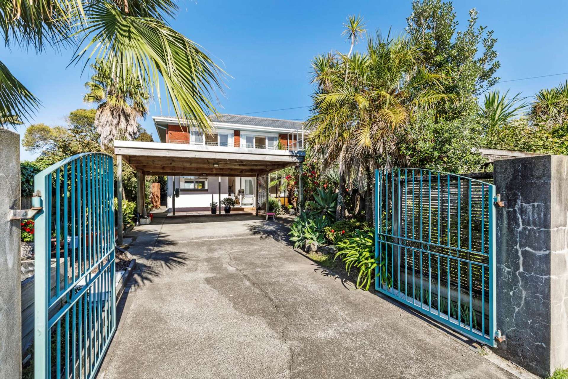 2/1062 Beach Road Torbay_0