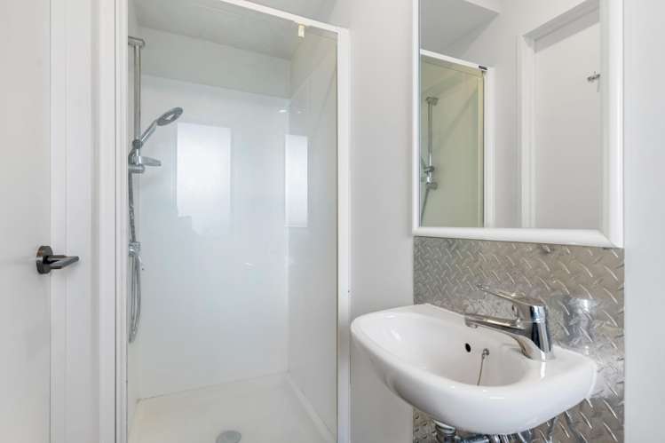 127E Queens Road Panmure_17