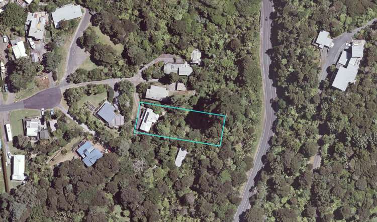 1093 Huia Road Huia_14