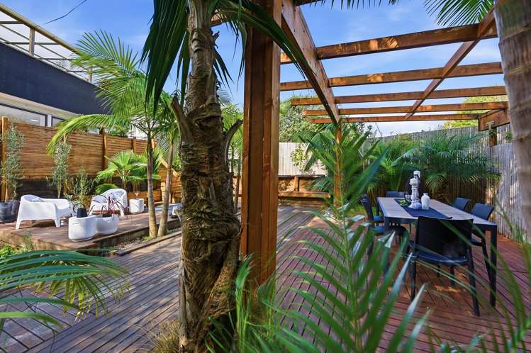 1&2/149 Eskdale Road Birkdale_34