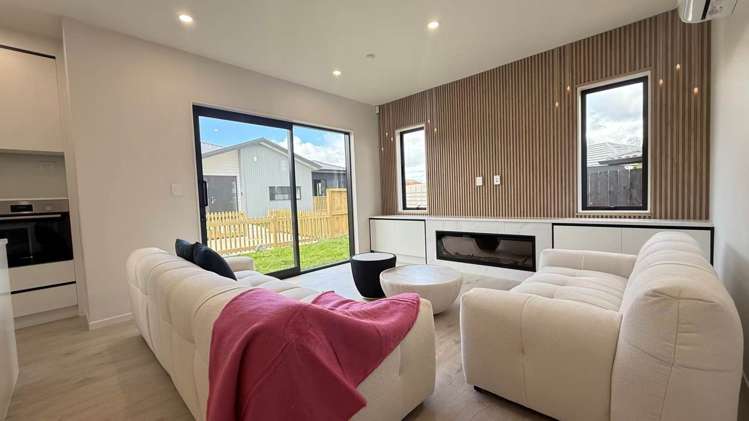 A, B, D, E/107 Fitzroy Street_3