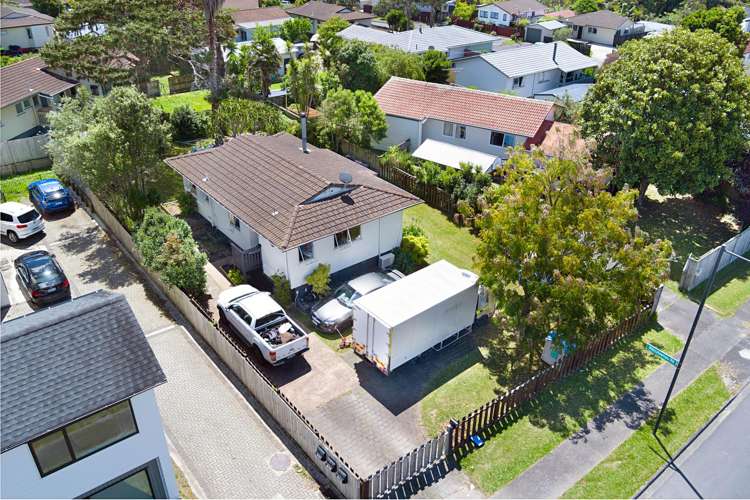 82 & 84 Moire Road Royal Heights_9