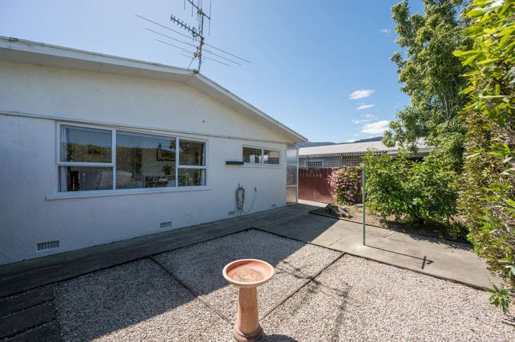 2/7 Dryden Street Stoke_13