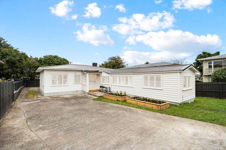 13 Preston Avenue Mt Albert_19