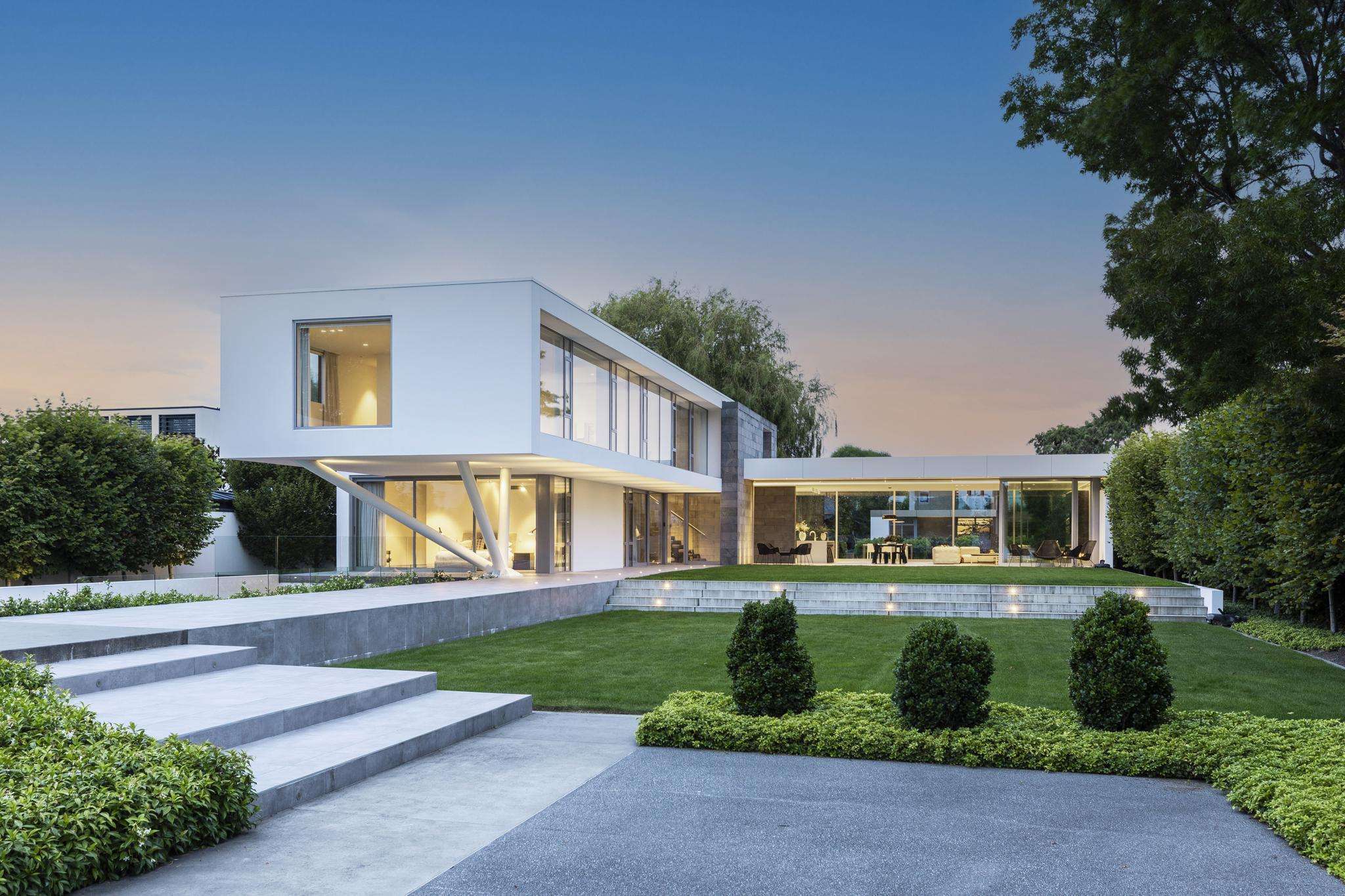 No, Mr Bond, I expect you to buy: ‘007’ home shatters house price record