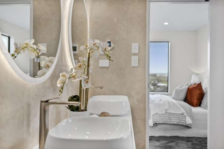 10 Mill Hill Close Flat Bush_22