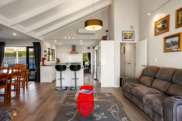 64 Athlone Drive Cambridge_11
