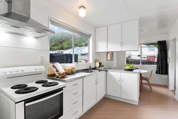 19 Antrim Crescent Wainuiomata_12