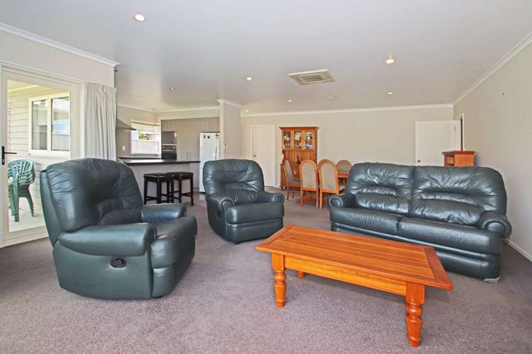 40a Harold Holt Avenue Onekawa_2