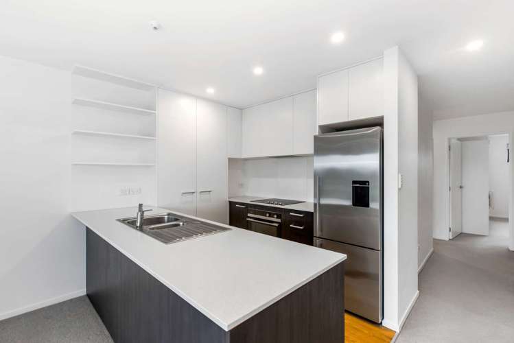 211/8 Thompson Park Road Mount Wellington_7