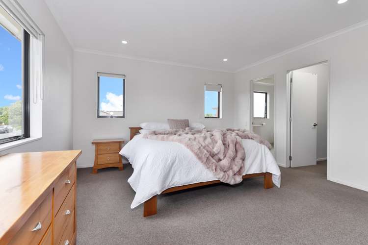 27 Scotsmoor Drive Wattle Downs_16