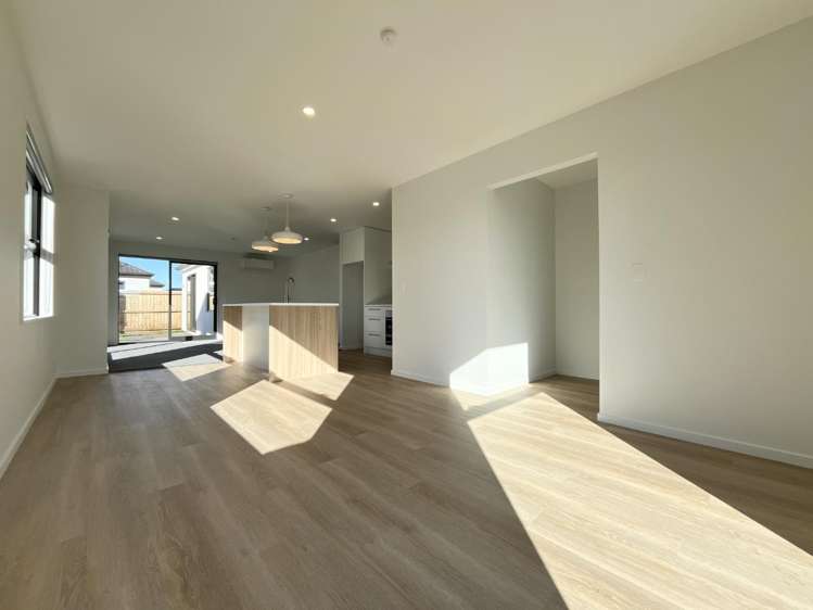 18 Rita Angus Road 10145_5