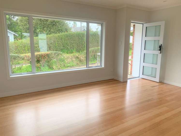 1/300 Lake Road Hauraki_0