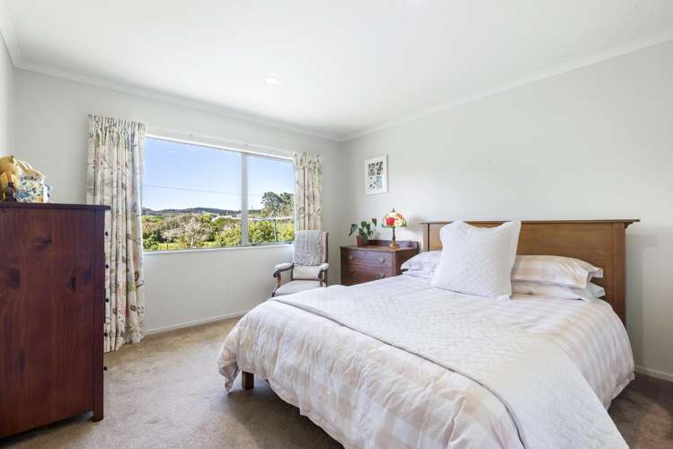 19 Valley Road Waitoki_15