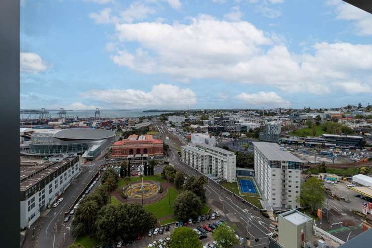 13A/100 Anzac Avenue City Centre_12