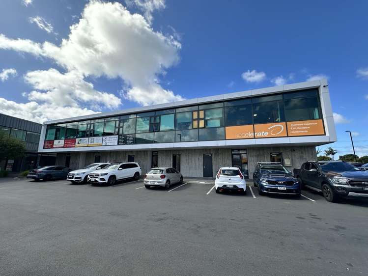 10/102C Hobsonville Road_0
