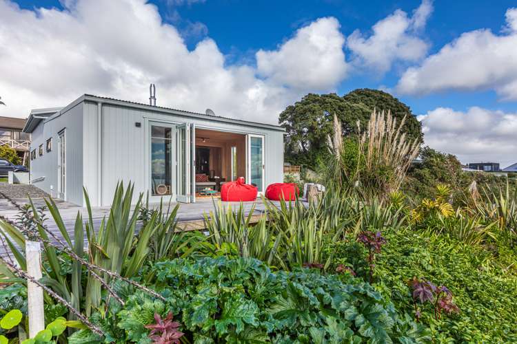 13b Torkar Road Clarks Beach_16