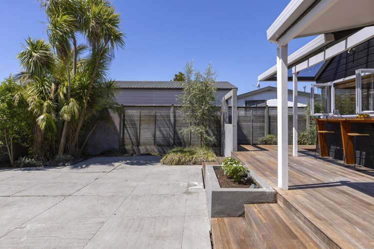 1 and 2/20 Stanley Street Wharewaka_12