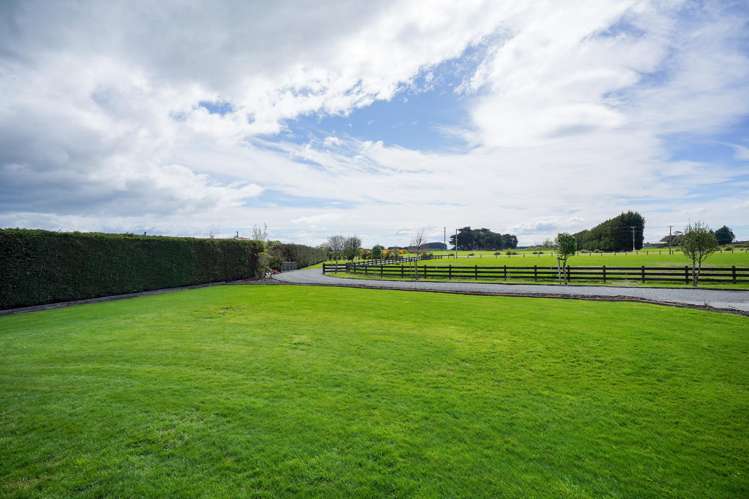 381 Bay Road West Plains_29