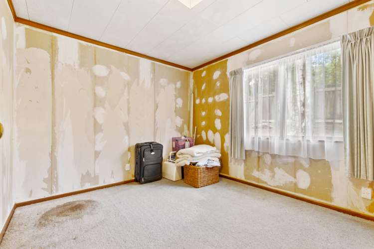 699 Huia Road Parau_10