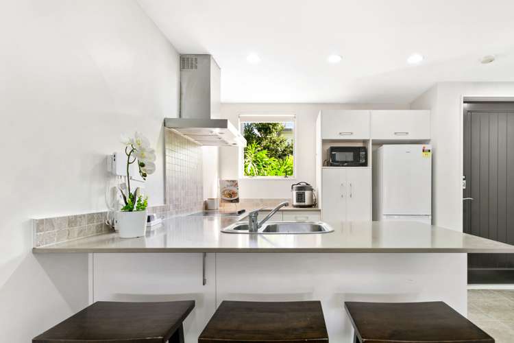 7/1 Gracechurch Drive Flat Bush_4