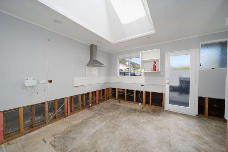 80 Airlie Road Plimmerton_6