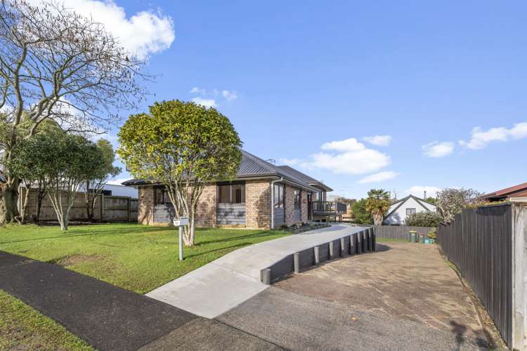 53 Lansdowne Crescent Glenview_19