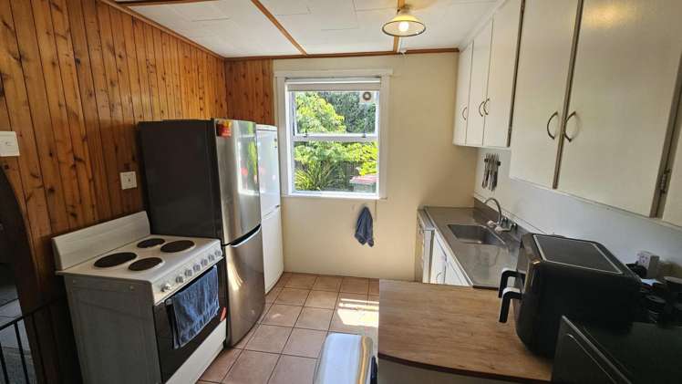 2 Battiscombe Terrace Waitara_3