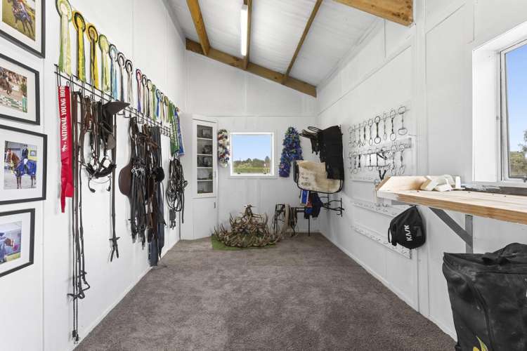 18 Judge Road Rotoorangi_11