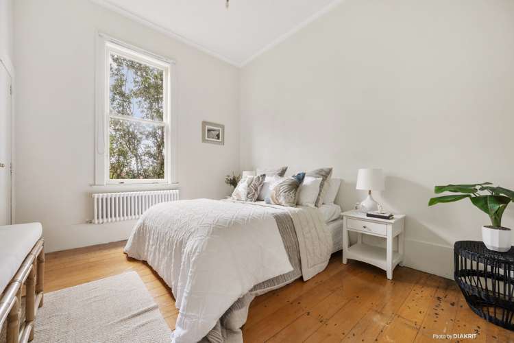 21 The Parade Island Bay_10