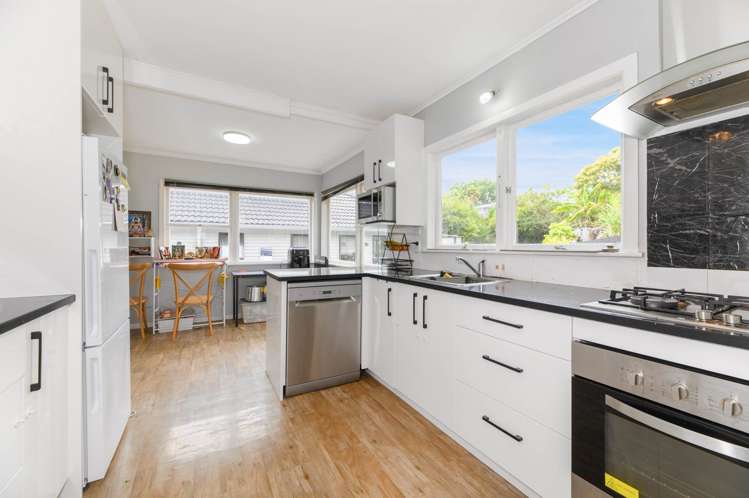 71 Dundale Avenue Blockhouse Bay_11