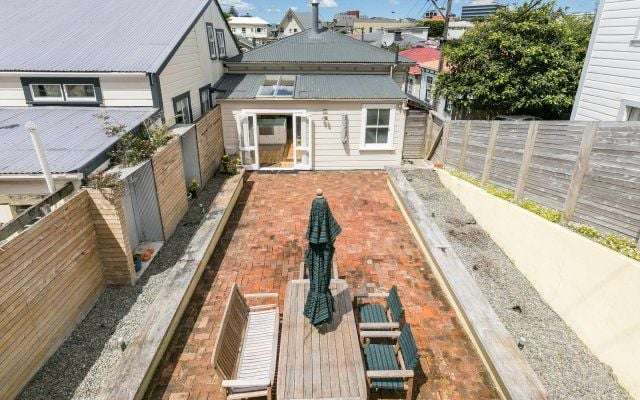 Thorndon cottage with parking