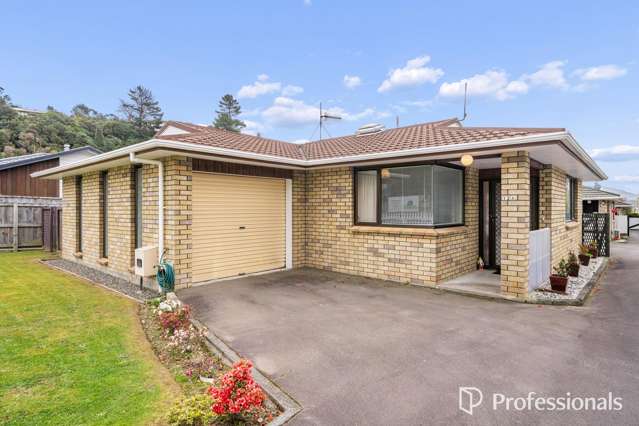 Stand Alone Townhouse With Garage!