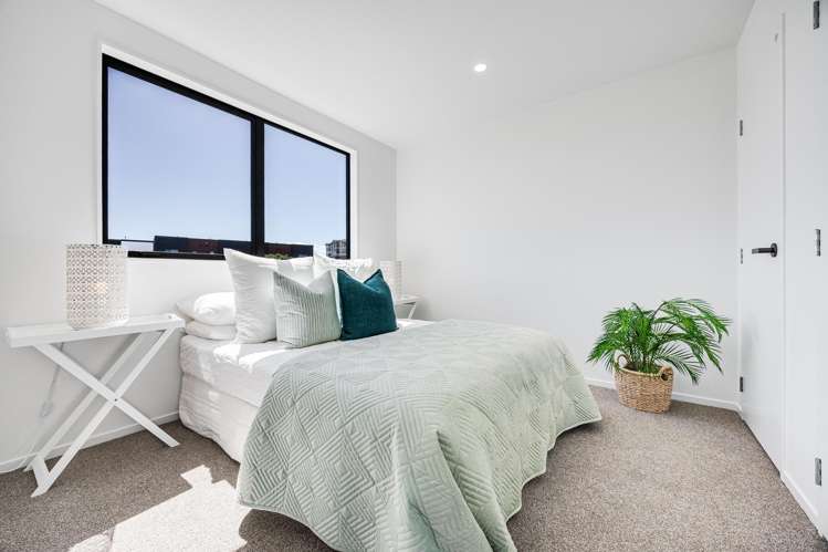 96 Bluebird Crescent Unsworth Heights_9