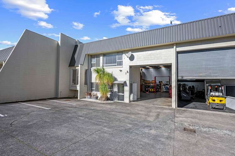 Unit 1/153 Hepburn Road Glendene_18