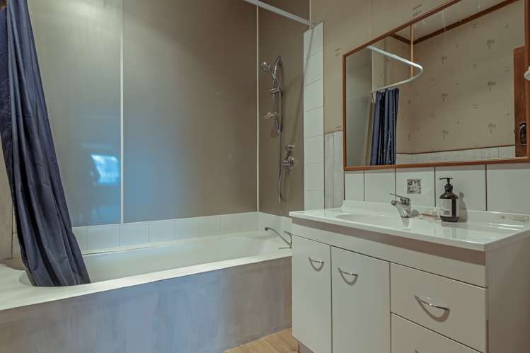 42 Kingswood Street Takaro_10