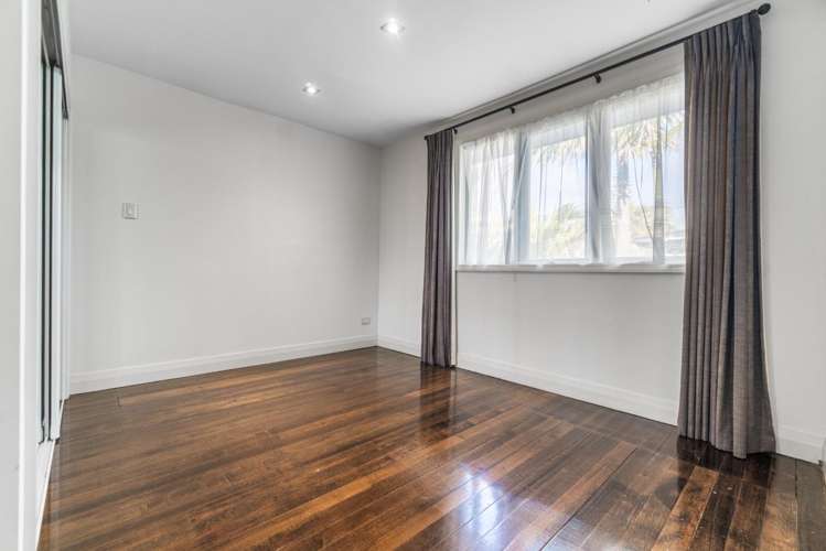 13 Amberley Avenue Te Atatu South_10