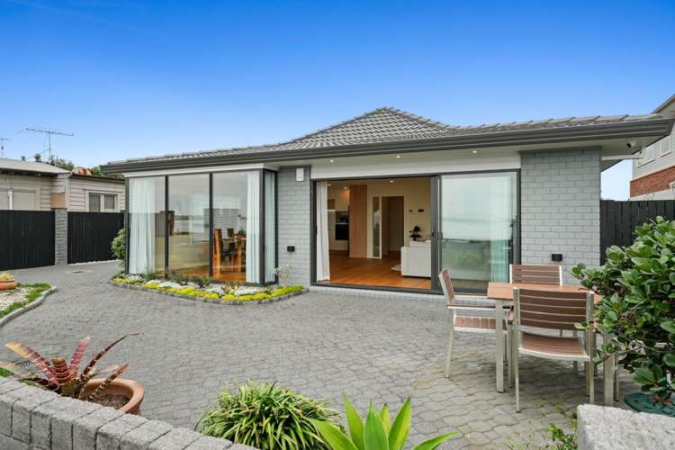 31A The Esplanade Eastern Beach_26