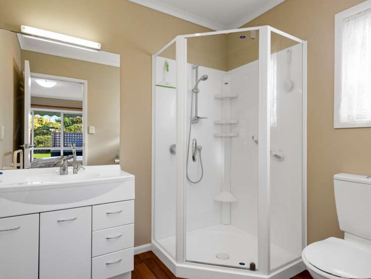 5 Shoreline Place Rarangi_27